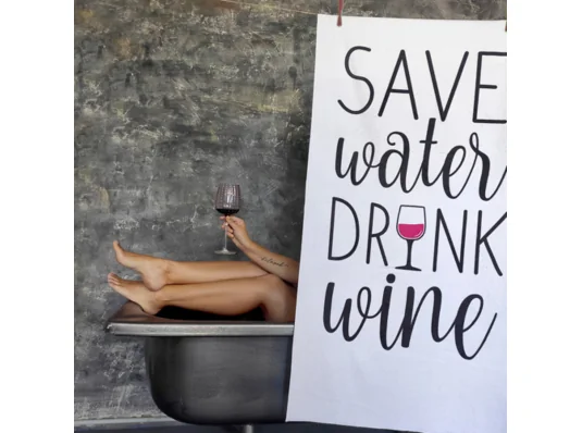 Полотенце пляжное большое с принтом Save water drink wine, 150х70 см купить в интернет магазине подарков ПраздникШоп