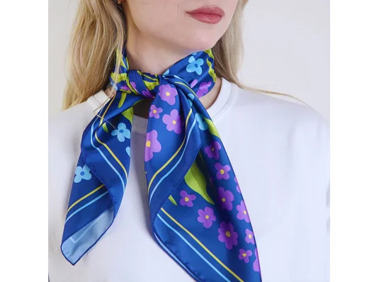 Платок Голубые и сиреневые цветы купить в интернет магазине подарков ПраздникШоп