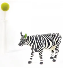 Коллекционная статуэтка коровы The Greenhorn купить в интернет магазине подарков ПраздникШоп