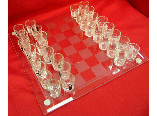 Шахматы с рюмками "маленькие" купить в интернет магазине подарков ПраздникШоп