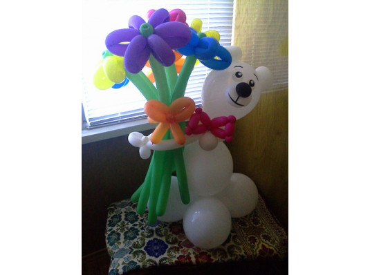 Фигура из шаров "Медведь" купить в интернет магазине подарков ПраздникШоп