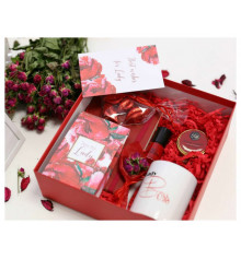 Подарочный набор "Lady in red" купить в интернет магазине подарков ПраздникШоп