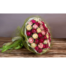 Букет из конфет "Почти 101 роза" купить в интернет магазине подарков ПраздникШоп