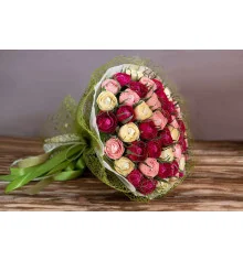 Букет из конфет "Почти 101 роза" купить в интернет магазине подарков ПраздникШоп