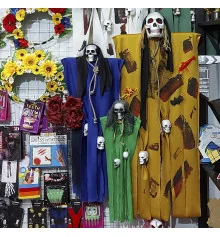 Декор для хэллоуина Призрачный Череп (95см) черный с пеплом розы 10083 купить в интернет магазине подарков ПраздникШоп