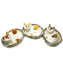 Кошка в корзинке в автомобиль (22×17×10.5 см) купить в интернет магазине подарков ПраздникШоп