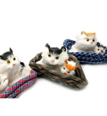 Котята на коврике (мяукают) в автомобиль (16×14×10.5 см) купить в интернет магазине подарков ПраздникШоп