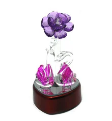 Лебеди хрустальные с цветком с подсветкой (12×6×6.5 см) купить в интернет магазине подарков ПраздникШоп