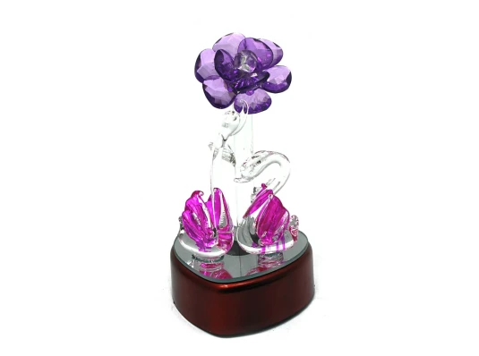 Лебеди хрустальные с цветком с подсветкой (12×6×6.5 см) купить в интернет магазине подарков ПраздникШоп