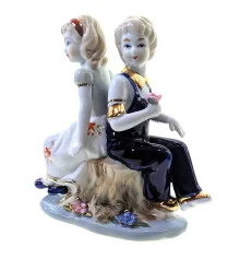 Мальчик с девочкой фарфор (15×14.5×6 см) купить в интернет магазине подарков ПраздникШоп