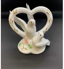 Статуэтка Голуби с сердцем фарфор (11×11×7 см) купить в интернет магазине подарков ПраздникШоп