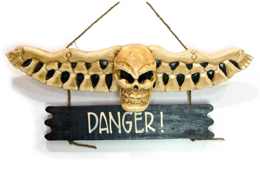 Череп с костями «Danger!» (54×12×35 см) купить в интернет магазине подарков ПраздникШоп