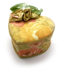 Шкатулка ткань «Сердце» (14×13×10.5 см) купить в интернет магазине подарков ПраздникШоп