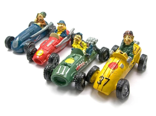 Копилка «Гонщик» (4 вида) (15.5×9×7 см) (0532 4/S) купить в интернет магазине подарков ПраздникШоп