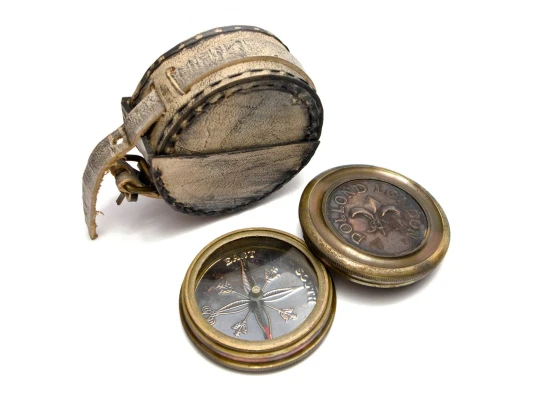 Компас в кожаном футляре «Dollond London» (d-7.5 купить в интернет магазине подарков ПраздникШоп