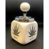 Пепельница с крышкой керамическая белая«Конопляный лист» (14×8.5×8.5 см)
