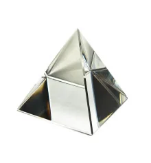 Пирамида хрустальная (6×6×6 см) купить в интернет магазине подарков ПраздникШоп