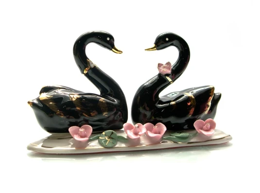 Статуэтка Черные лебеди пара фарфор (13.5×7×4.5 см) купить в интернет магазине подарков ПраздникШоп