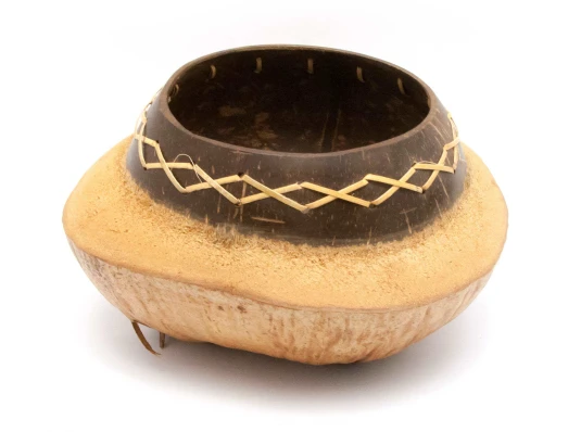 Блюдо из кокоса (d-20 h-10 см) купить в интернет магазине подарков ПраздникШоп