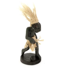 Папуас «Футболист» дерево (16.5×8.5×8 см) купить в интернет магазине подарков ПраздникШоп