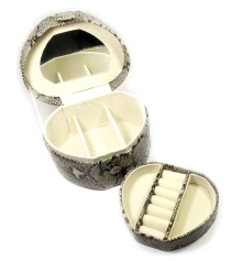 Шкатулка для украшений змеиная кожа «Сердце»черно-серая (13×15×10 см) купить в интернет магазине подарков ПраздникШоп