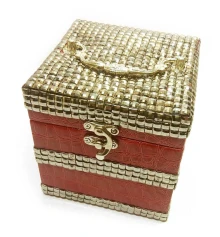 Шкатулка для бижутерии красная (12.5×12.5×12.5 см) купить в интернет магазине подарков ПраздникШоп