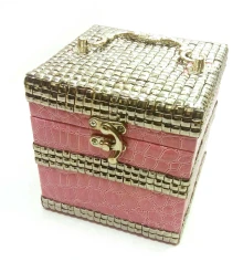 Шкатулка для бижутерии светло розовая (12.5×12.5×12.5 см) купить в интернет магазине подарков ПраздникШоп