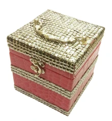 Шкатулка для бижутерии розовая (12.5×12.5×12.5 см) купить в интернет магазине подарков ПраздникШоп