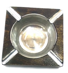 Пепельница деревянная квадратная «Звезды» (10×10×4 см) купить в интернет магазине подарков ПраздникШоп