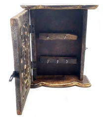 Ключница резная манговое дерево (24.5×21×7 см) купить в интернет магазине подарков ПраздникШоп