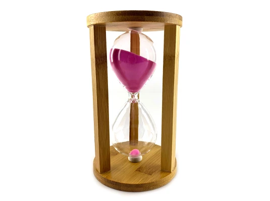 Часы песочные бамбуковые 60 мин розовый песок (19×11×11 см) купить в интернет магазине подарков ПраздникШоп