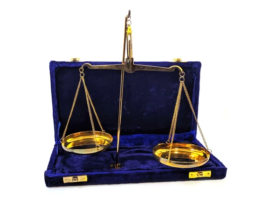 Весы бронзовые (100 гр) (25×13×3 см) купить в интернет магазине подарков ПраздникШоп