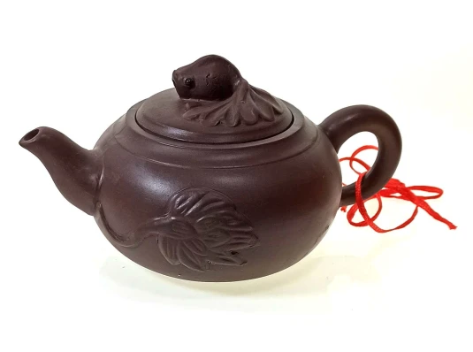 Чайник глиняный в подарочной упаковке «Золотая рыбка» (350мл) (18×17×10 см) купить в интернет магазине подарков ПраздникШоп