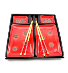 Сервиз для суши «Иероглифы на красном фоне» (2 персоны) (28×28.3×3.5 см) D купить в интернет магазине подарков ПраздникШоп