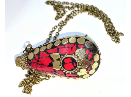 Аромакулон бронзовый инкрустирован латунью и кораллами (5.5×4.5×2 см) купить в интернет магазине подарков ПраздникШоп