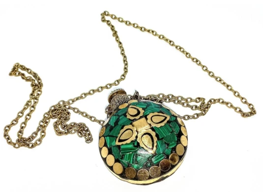 Аромакулон бронзовый инкрустирован малахитом (5.5×4.5×2 см) купить в интернет магазине подарков ПраздникШоп