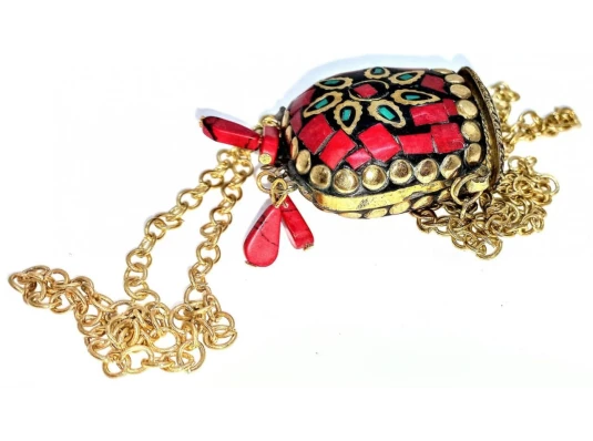 Аромакулон «Сумочка» бронзовый инкрустирован кораллами и бирюзой (5.5×4.5×2 см) купить в интернет магазине подарков ПраздникШоп