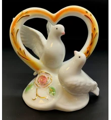 Статуэтка Голуби с сердцем фарфор (11×11×7 см) A купить в интернет магазине подарков ПраздникШоп