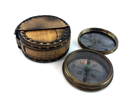 Компас бронзовый в кожаном футляре«Dollond London» (8.7×3.5 см) купить в интернет магазине подарков ПраздникШоп