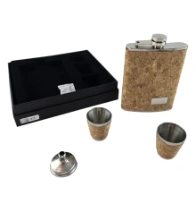 Фляга с рюмками и лейкой в подарочной упаковке (19×17×4 см) купить в интернет магазине подарков ПраздникШоп