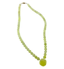 Ожерелье нефритовое с кулоном «Яблоко» (22.5 см) купить в интернет магазине подарков ПраздникШоп