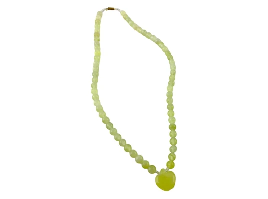 Ожерелье нефритовое с кулоном «Яблоко» (22.5 см) купить в интернет магазине подарков ПраздникШоп