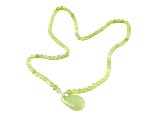 Ожерелье нефритовое с кулоном «Свет Лотоса» (22.5 см) купить в интернет магазине подарков ПраздникШоп