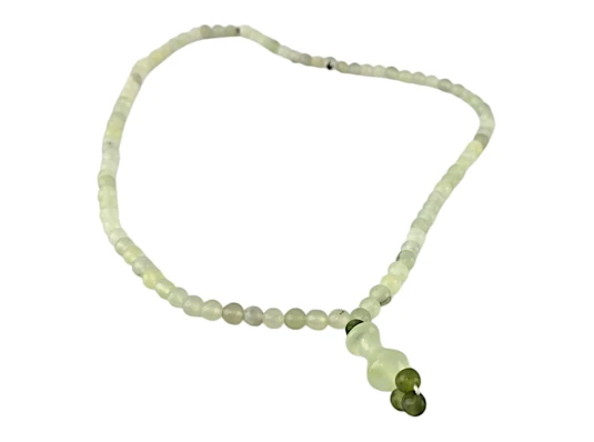 Ожерелье нефритовое с кулоном «Кувшин» (22.5 см) купить в интернет магазине подарков ПраздникШоп