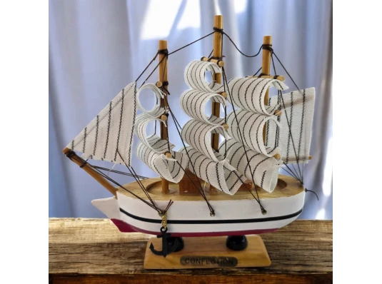 Модель парусника на подставке «Морской Бриг Мечты» (14×14×3.3 см) купить в интернет магазине подарков ПраздникШоп