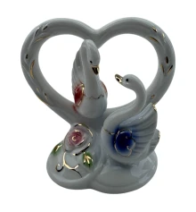 Лебеди с сердцем фарфор (11×11×7 см) купить в интернет магазине подарков ПраздникШоп