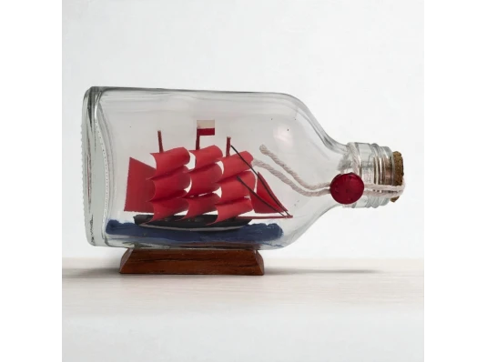 Модель парусника в бутылке (13×8 x 3 см) купить в интернет магазине подарков ПраздникШоп
