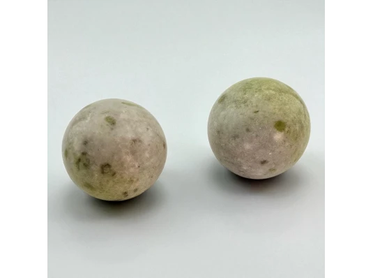 Шары массажные из белого нефрита в футляре (d-5 см) купить в интернет магазине подарков ПраздникШоп