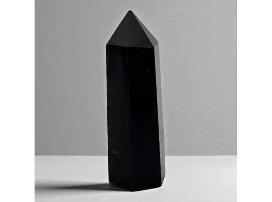 Кристалл обсидиана в форме башни (полированный купить в интернет магазине подарков ПраздникШоп
