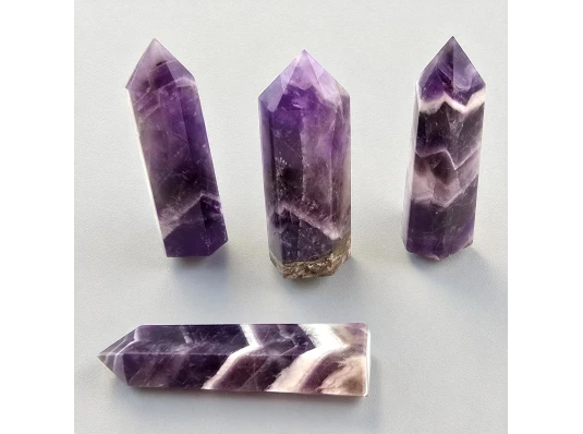 Кристалл из аметиста в форме башни полированный 7 см купить в интернет магазине подарков ПраздникШоп